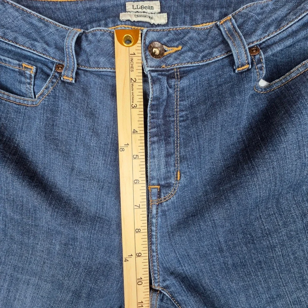 L.L.Bean Classic Fit Straight Leg Jeans Womens 10 Reg Blue Stretch Cotton Denim